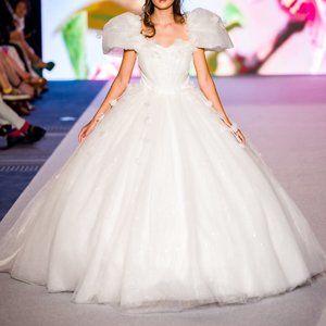 Size 2-4 White Sparkle Wedding Gown with Train Designed by Mila Hoffman $550 OBO